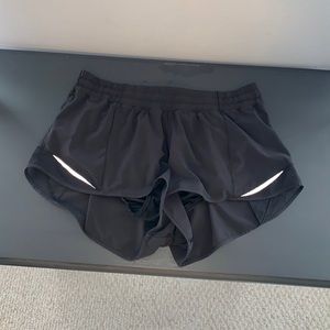 Lululemon Hotty Hot Short 2.5”